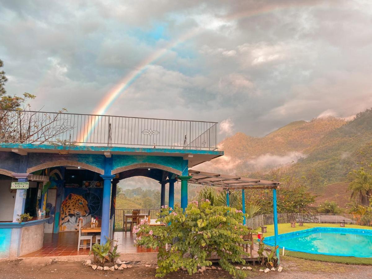 Hotel El Mirador De Tansu Lanquín Zewnętrze zdjęcie
